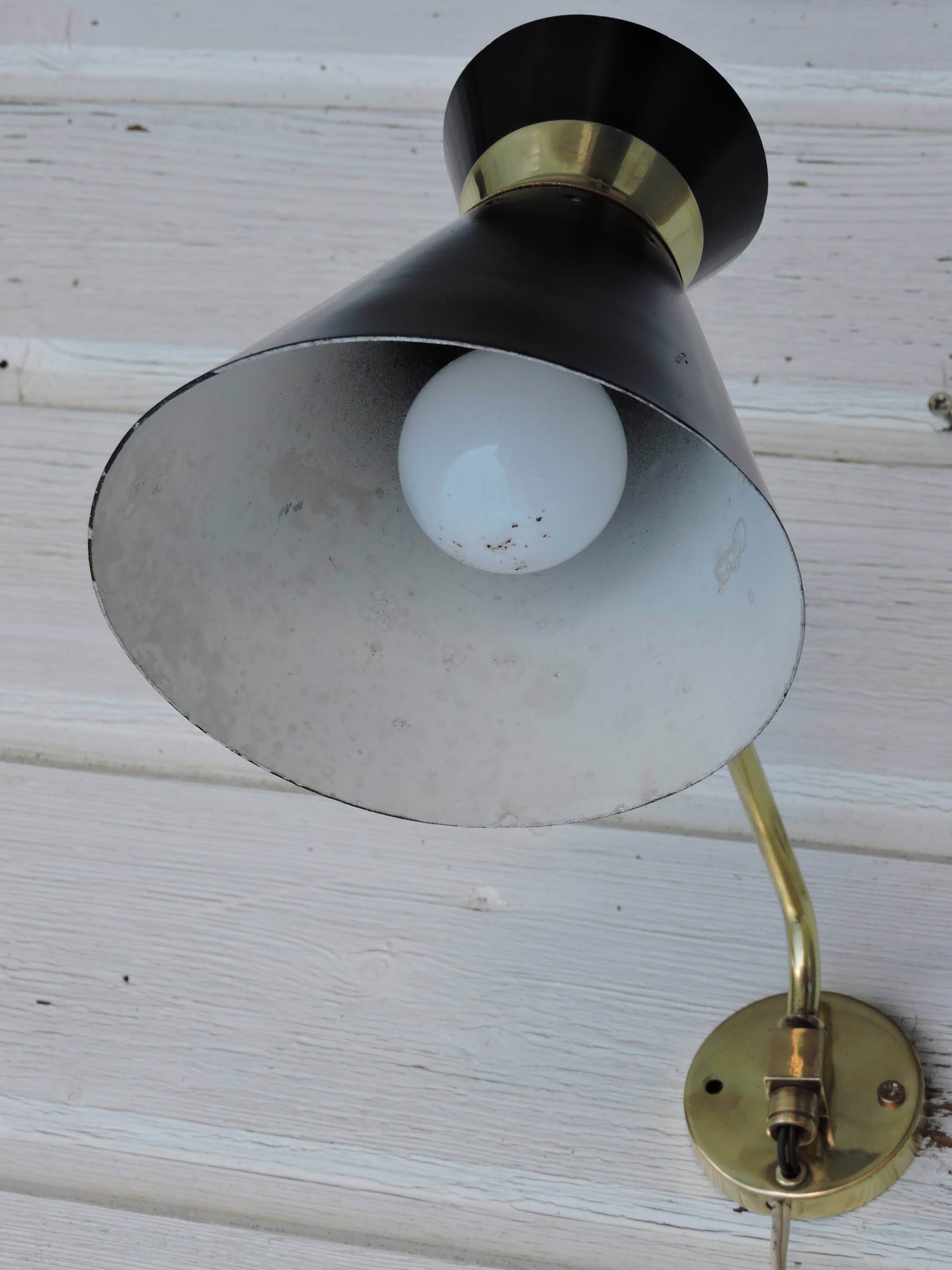 Adjustable stem wall lamp with ball head, diabolo lampshade