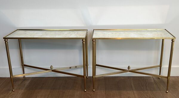 Paire de bouts de canapé en laiton à plateaux de miroirs antiques de la Maison Jansen
