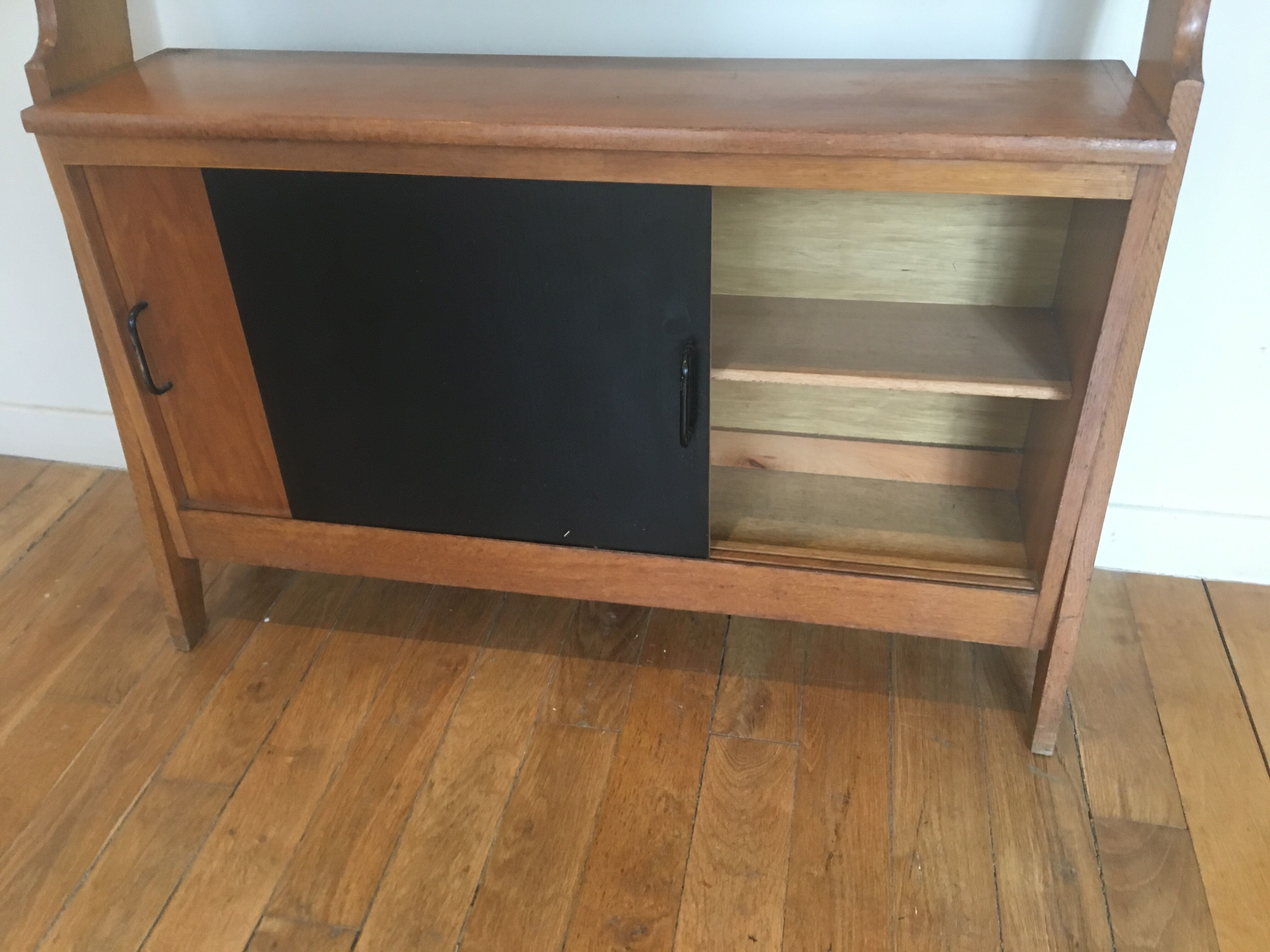Storage cabinet
