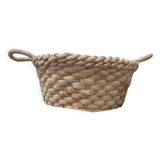 Round woven basket in natural fibers - handmade