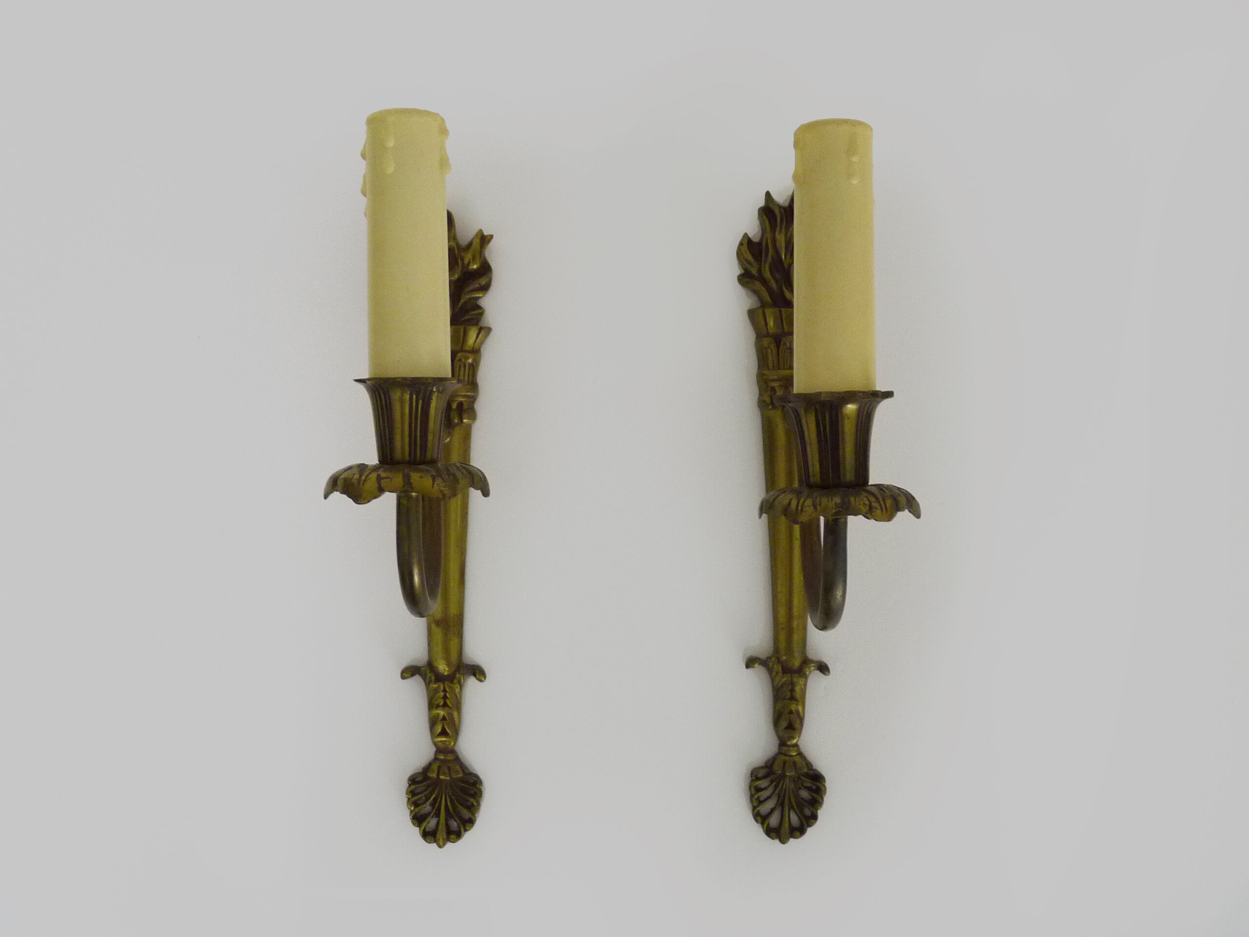 Old pair of wall sconces pot à feu, bronze, year 50 60