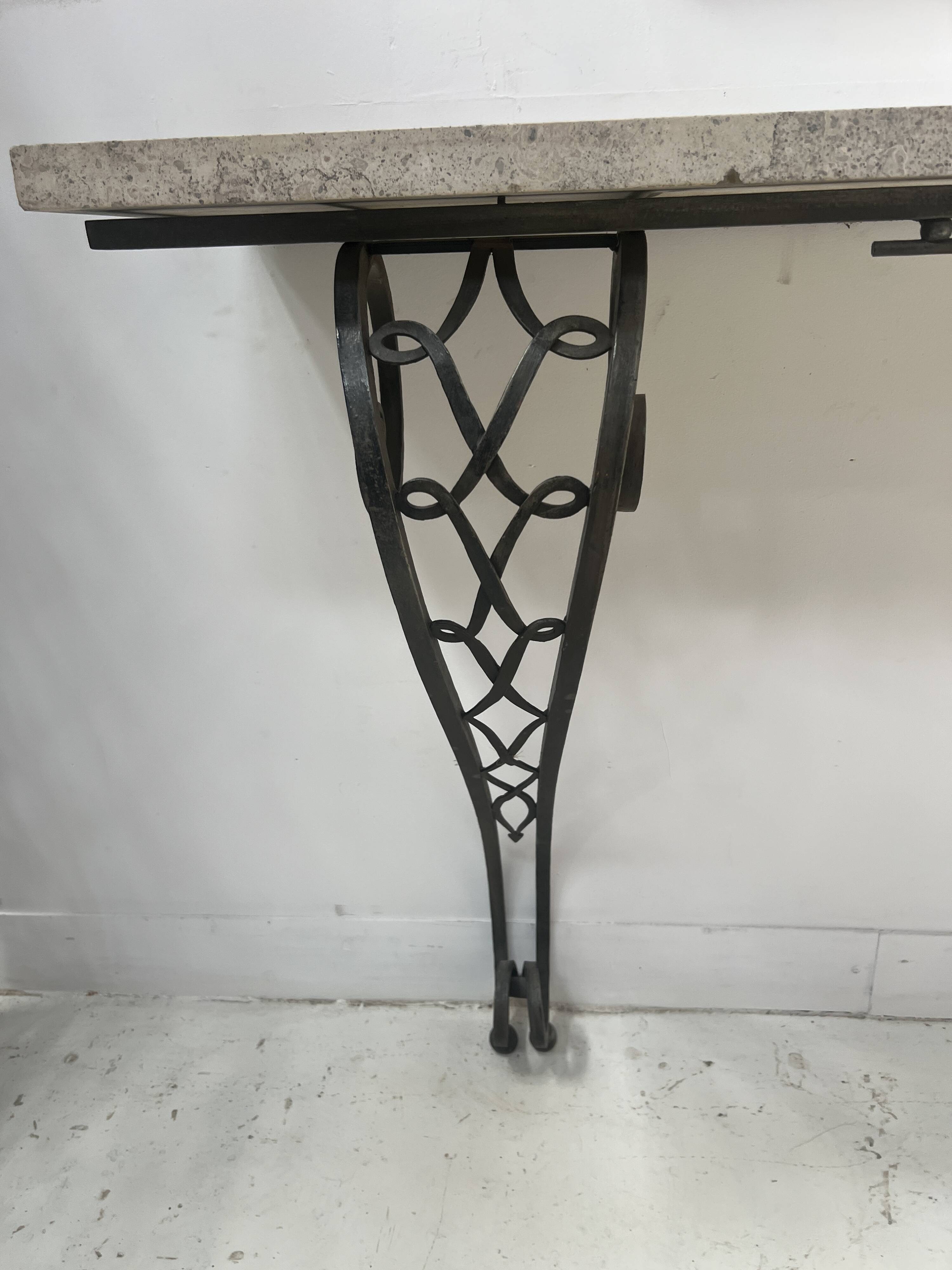 Console de style Art Déco en fer forgé martelé XX siècle