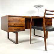 Danish Modern ( Mid-Century ) desk by Torben Valeur for DYRLUND, 1960s