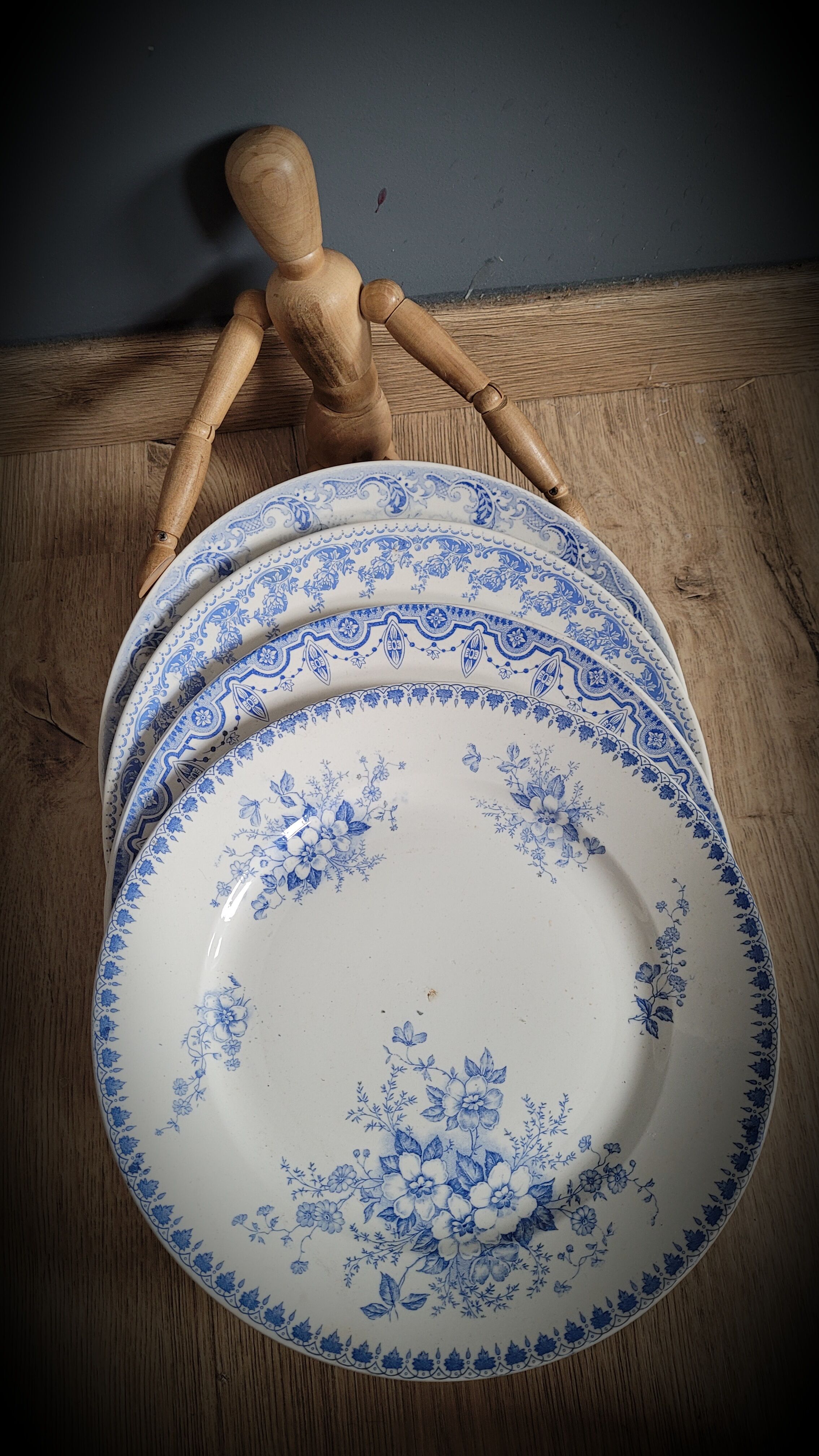 Set of 4 blue mismatched plates 2