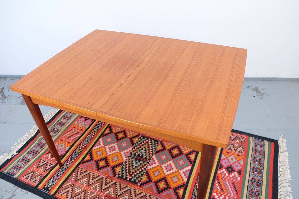 Vintage dining table from the 60s/70s, in teak, retro/vintage style, made of teak.
