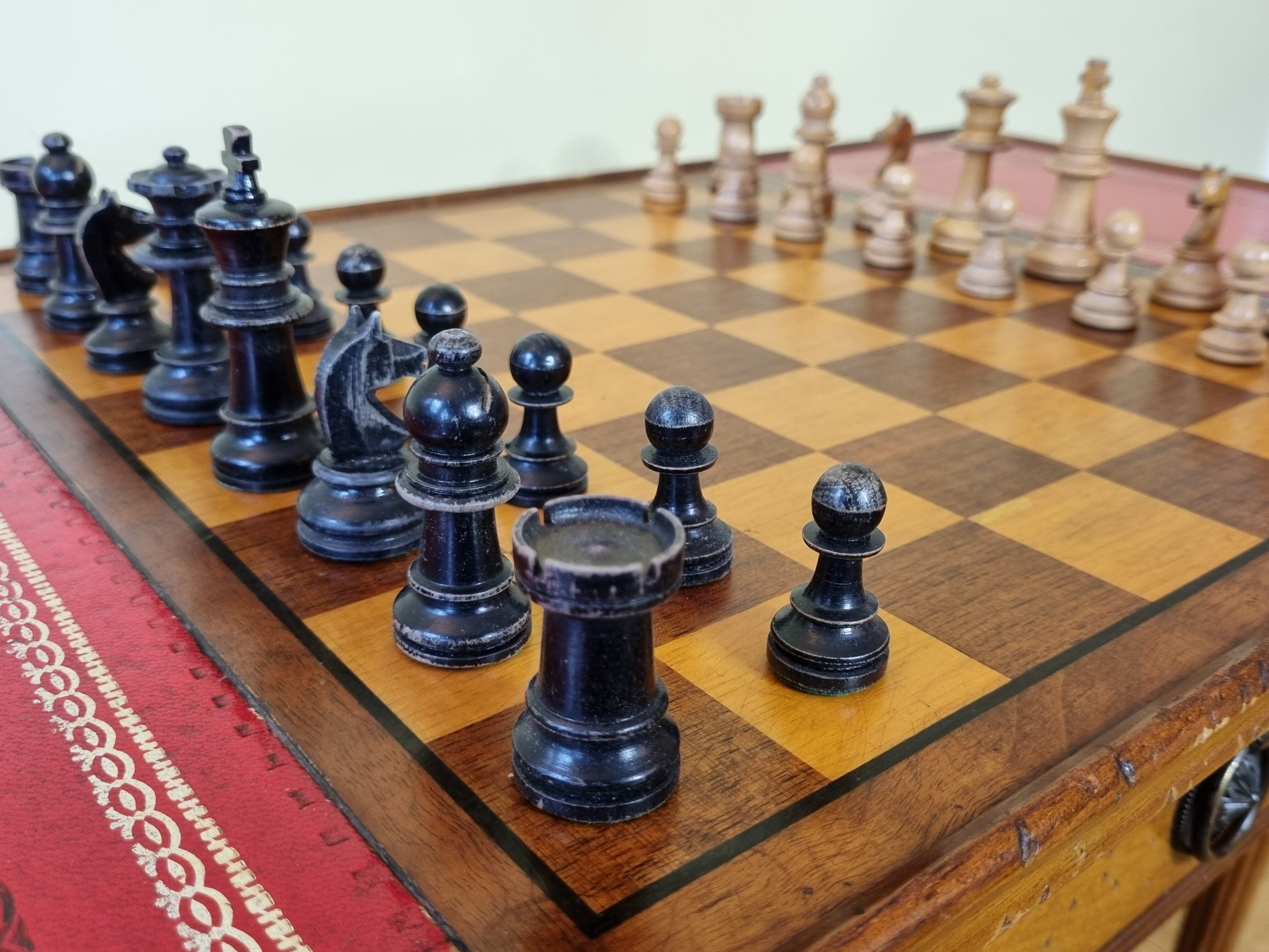 Louis Philippe style chess table and chess game with leather and wood tablets