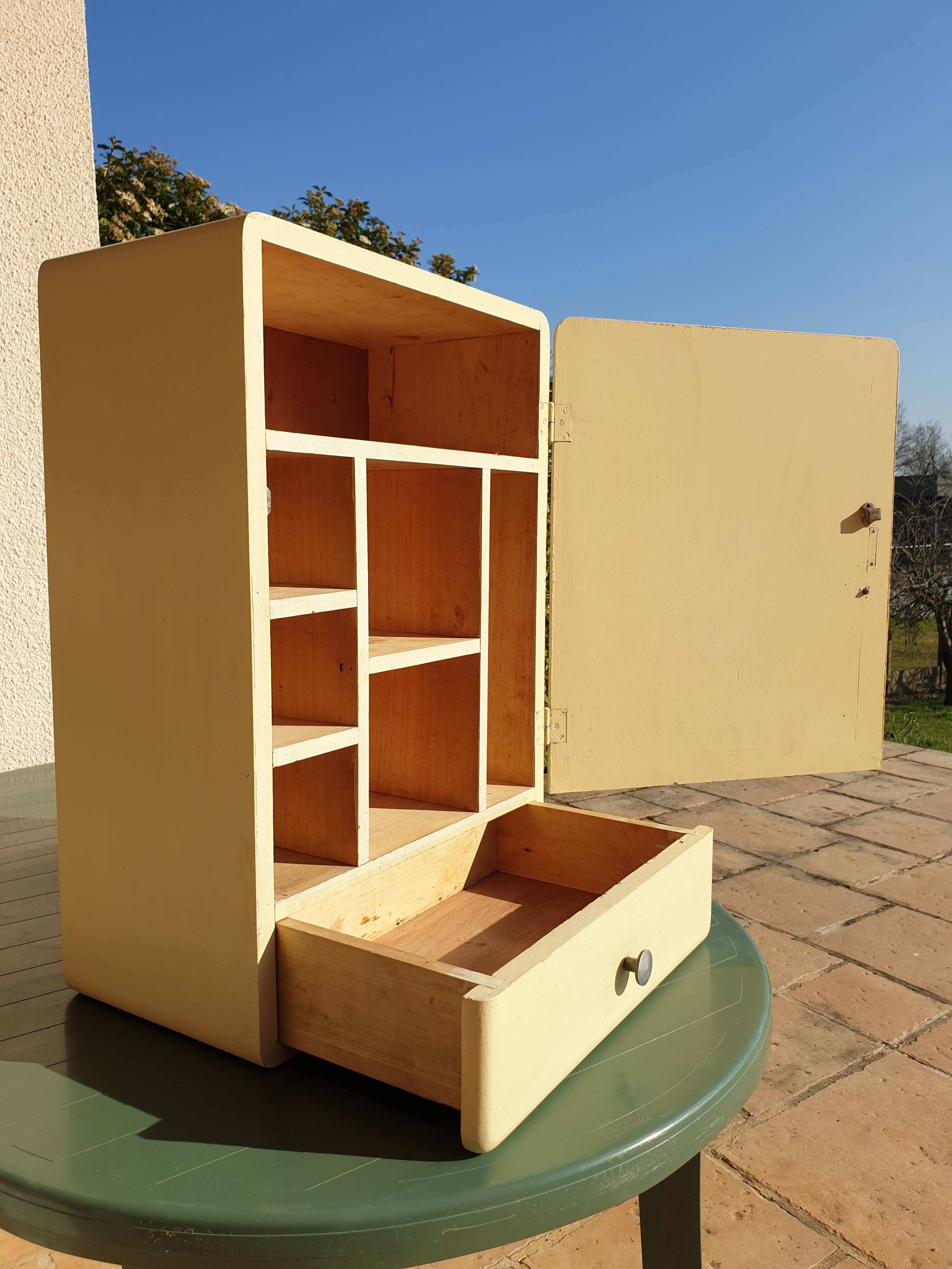 Medicine cabinet