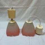 Suspensions en opaline rose années 80