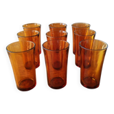 Lot de 9 gobelets hauts vintage en verre ambre