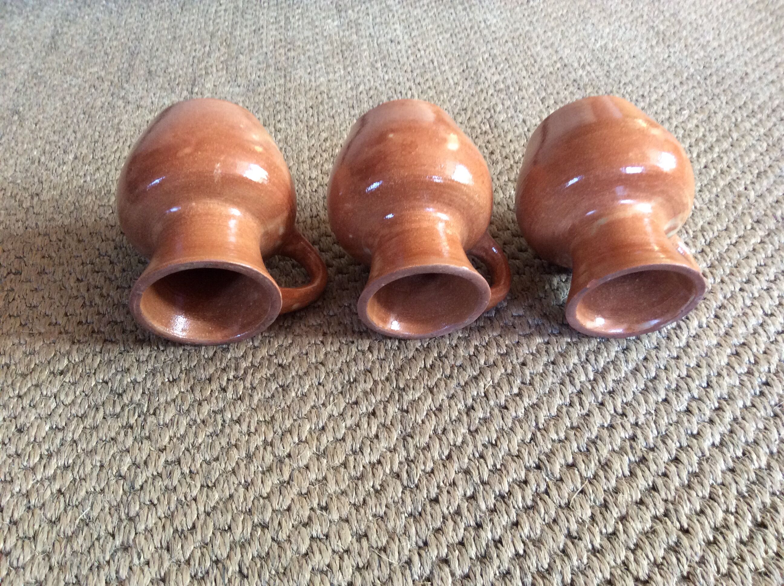 Series of 3 cups in sandstone