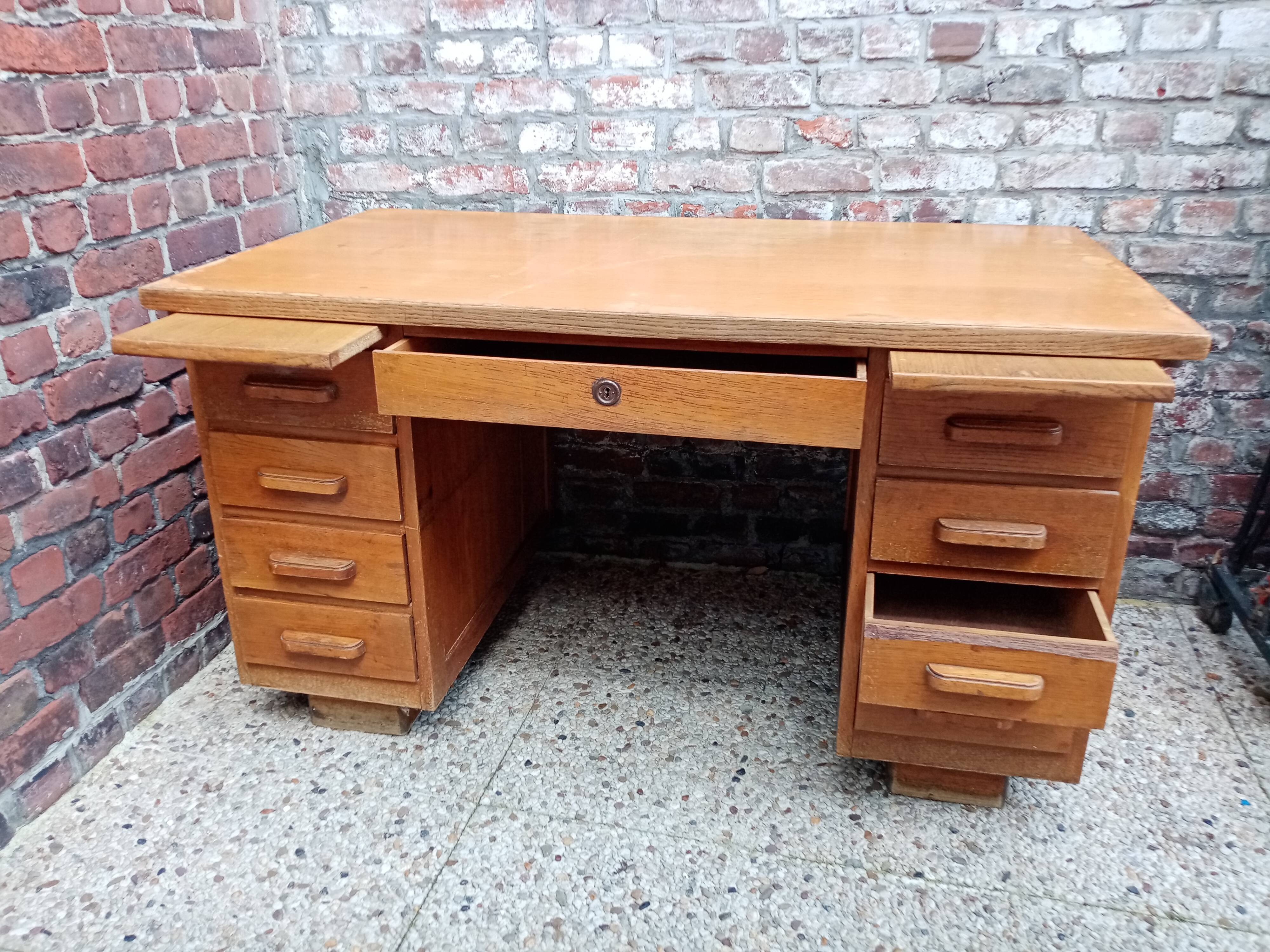 Office 50s to refresh wide Castex
