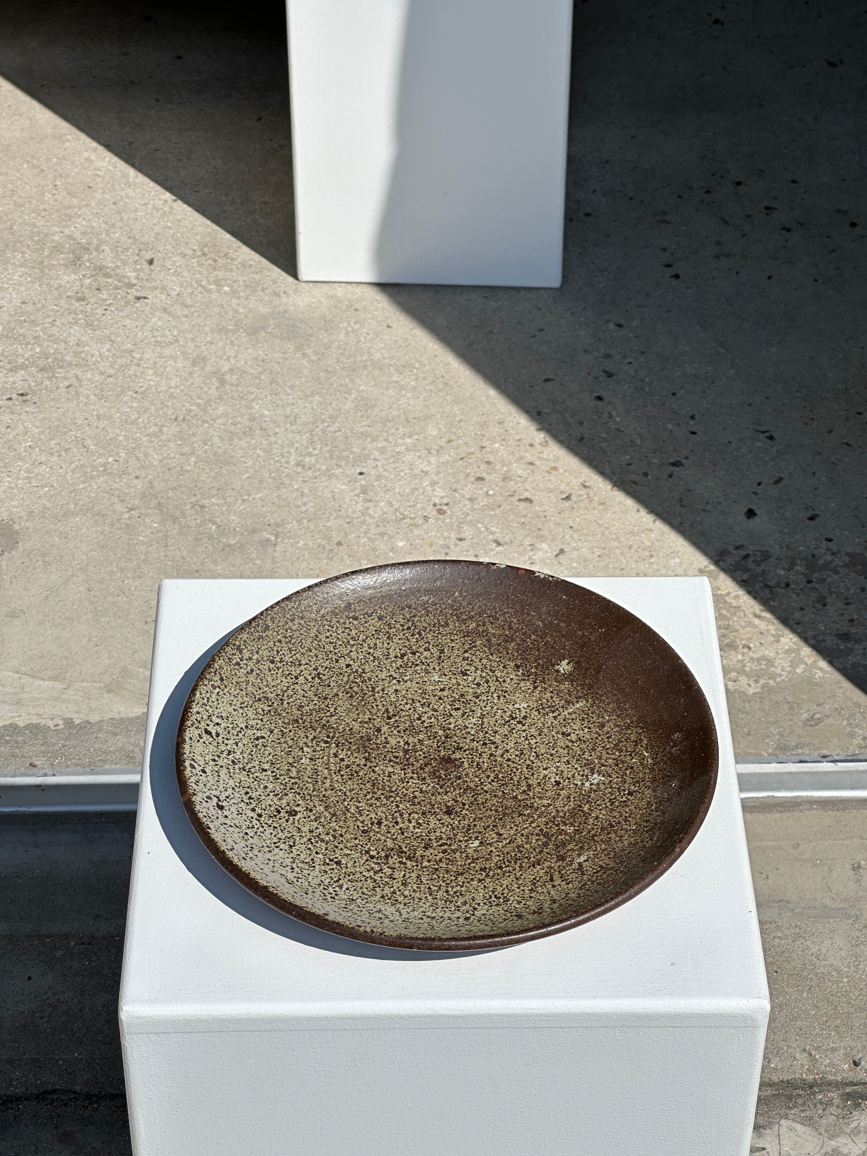 Indonesian green ceramic dish D:26.5