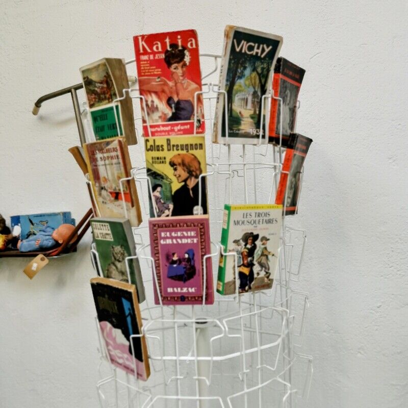 Metal turnstile display