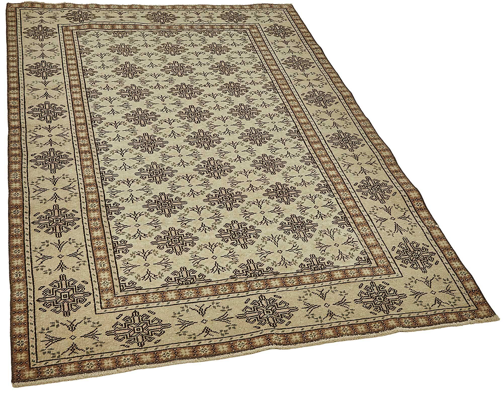 Turkish Vintage Anatolian Rug 118 cm x 175 cm