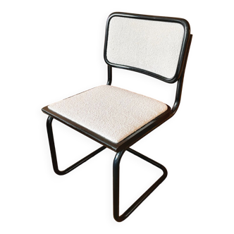 Chaise B32