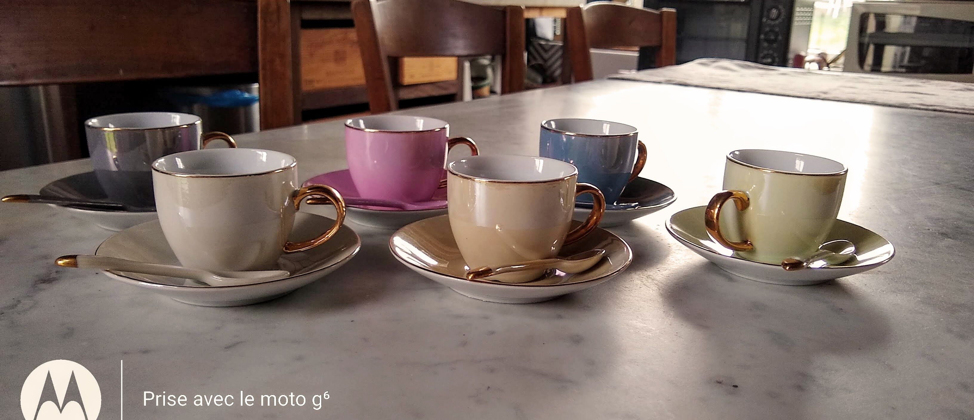 6 mocha coffee cups with saucers and spoons, colorful, golden handle, from the 60s