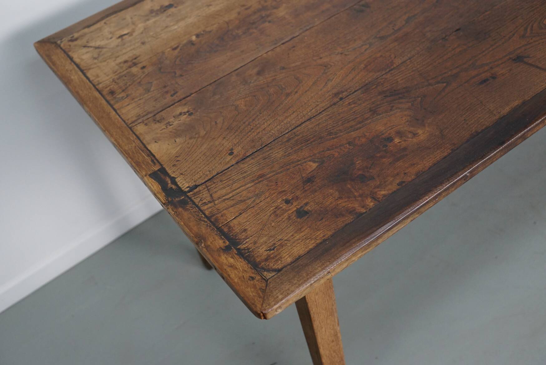 Rustic Dining Table in Elm from the 20th Century