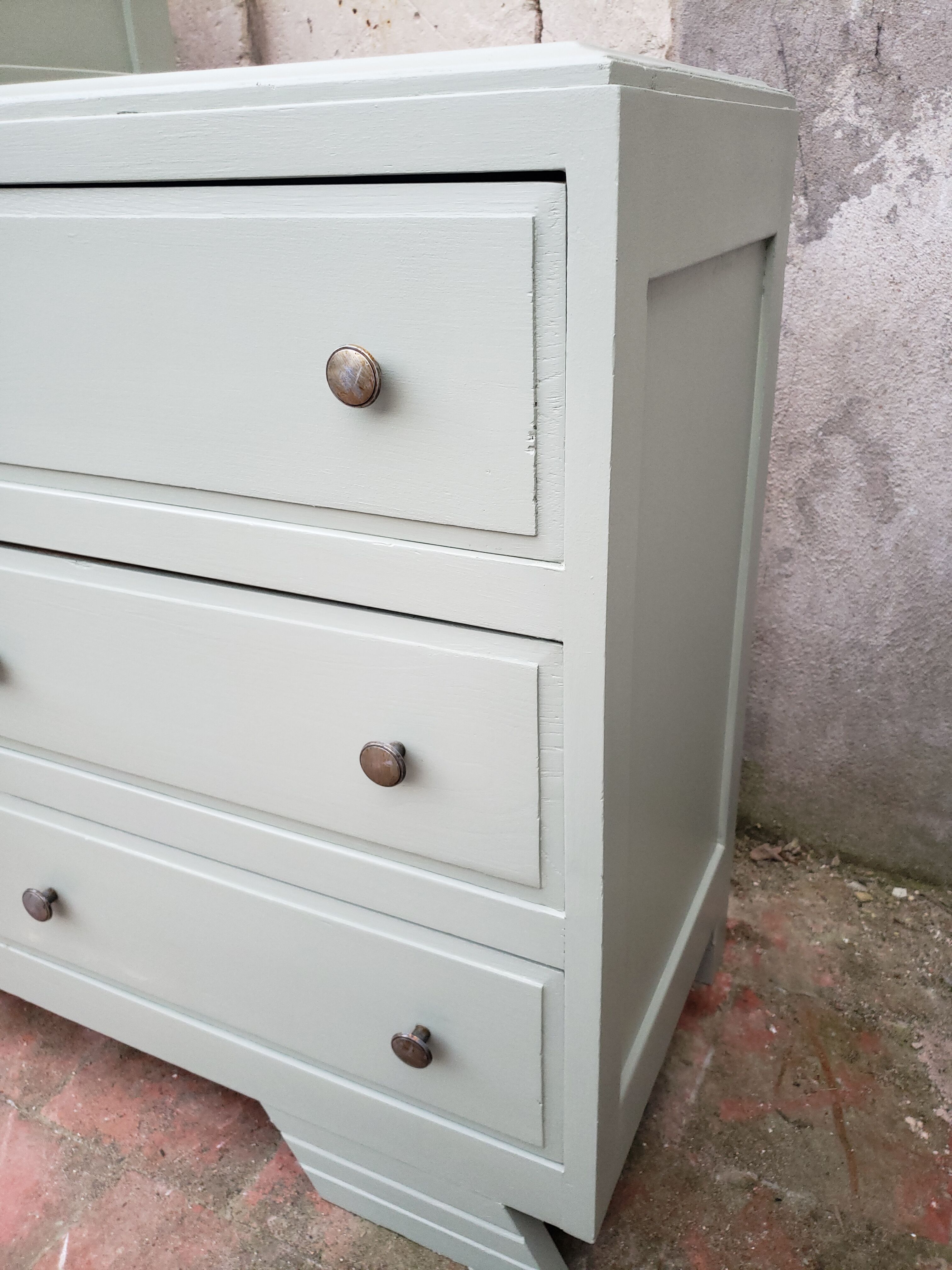 Commode asymétrique vintage vert lichen