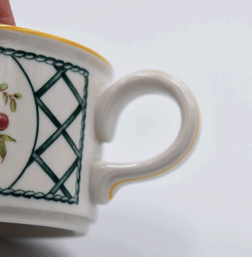 Villeroy Tea Cup - Boch Basket Decor
