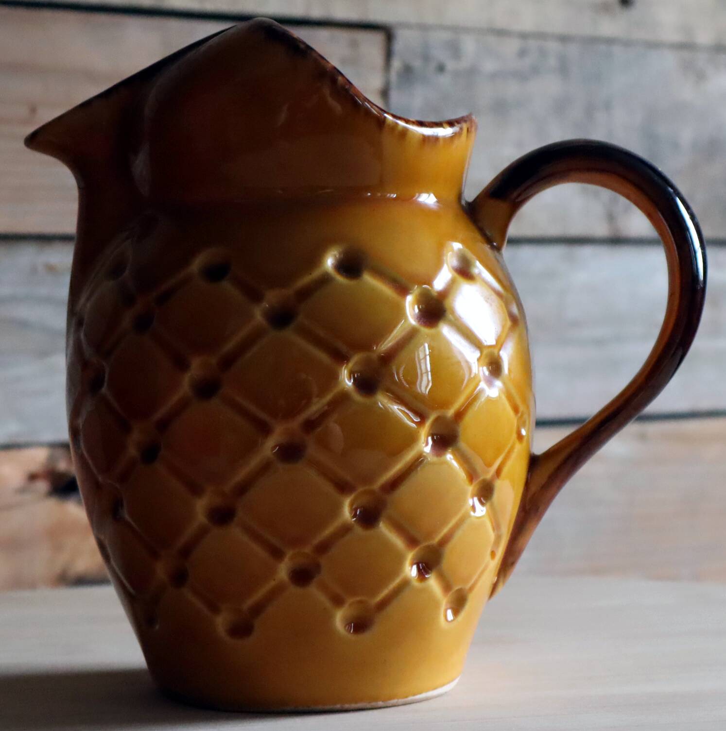 Vintage "Mireille" honey yellow ceramic pitcher – Tufted decor
