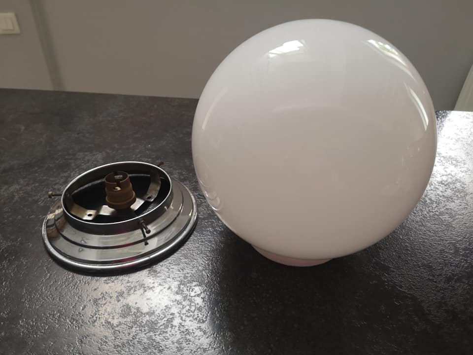Old ceiling lamp/wall lamp white opal globe Ø 20 cm Art Deco 1930/1940
