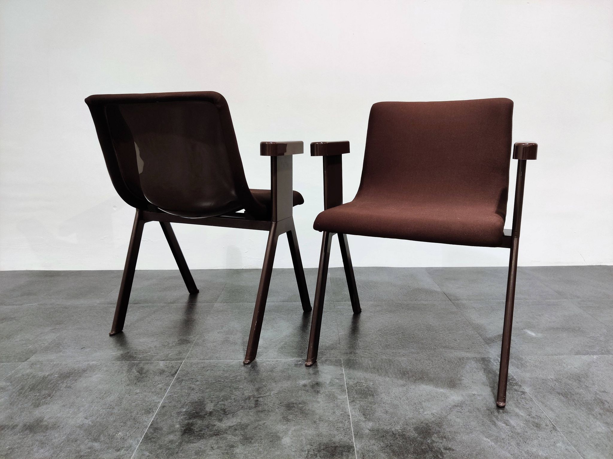 Fauteuils du milieu du siècle par Ettore Sottsass pour Olivetti, années 1970