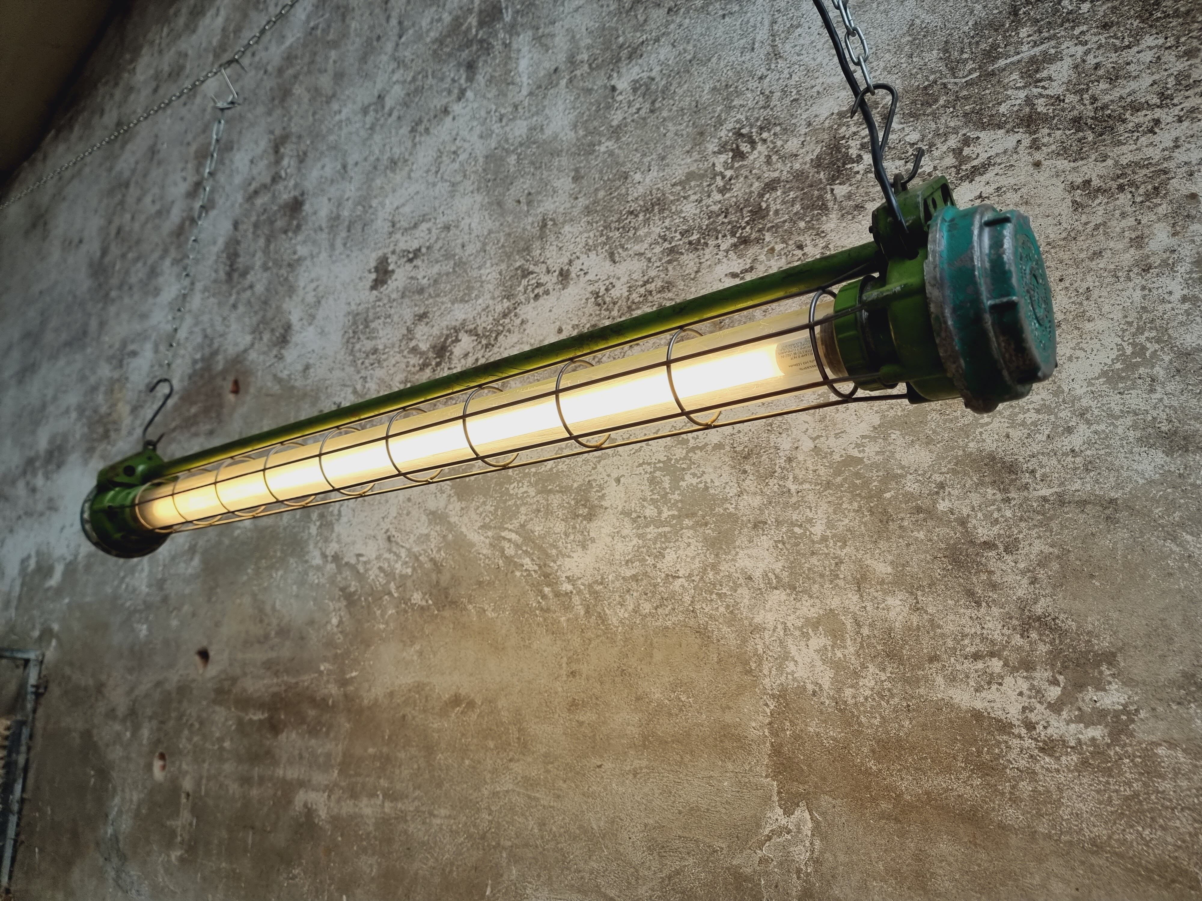 Lampe minière 147 cm de long
