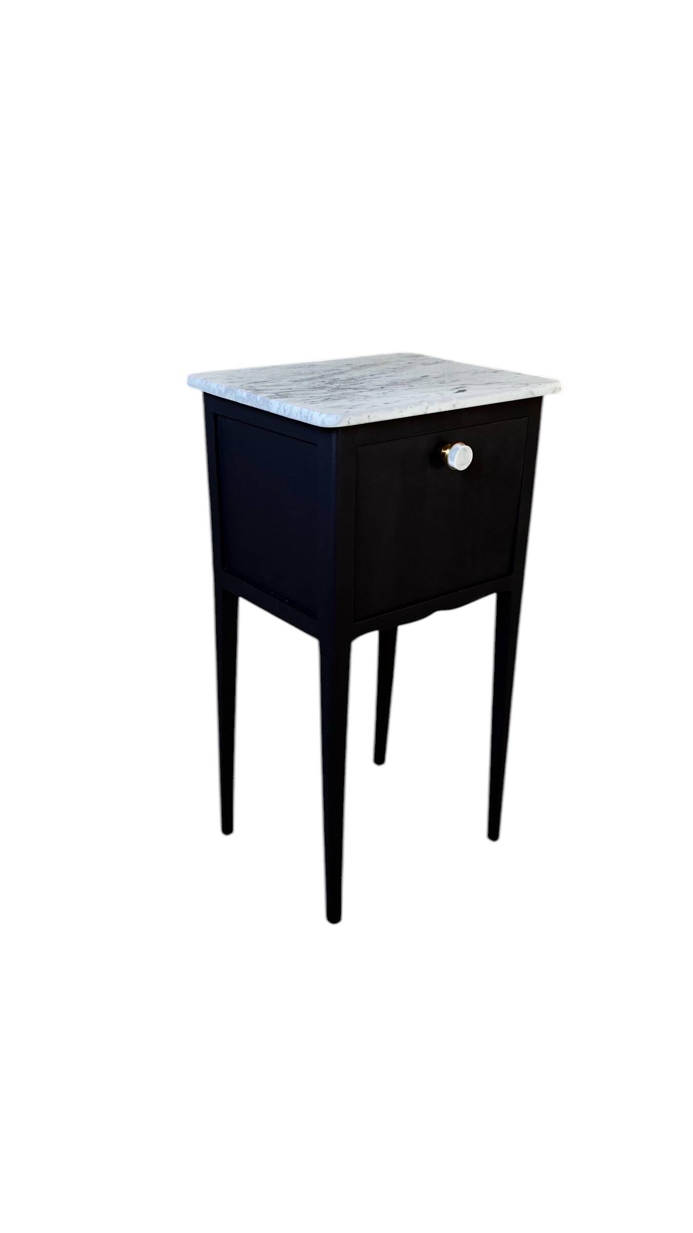 Table de chevet Parisien -début XXe siècle.