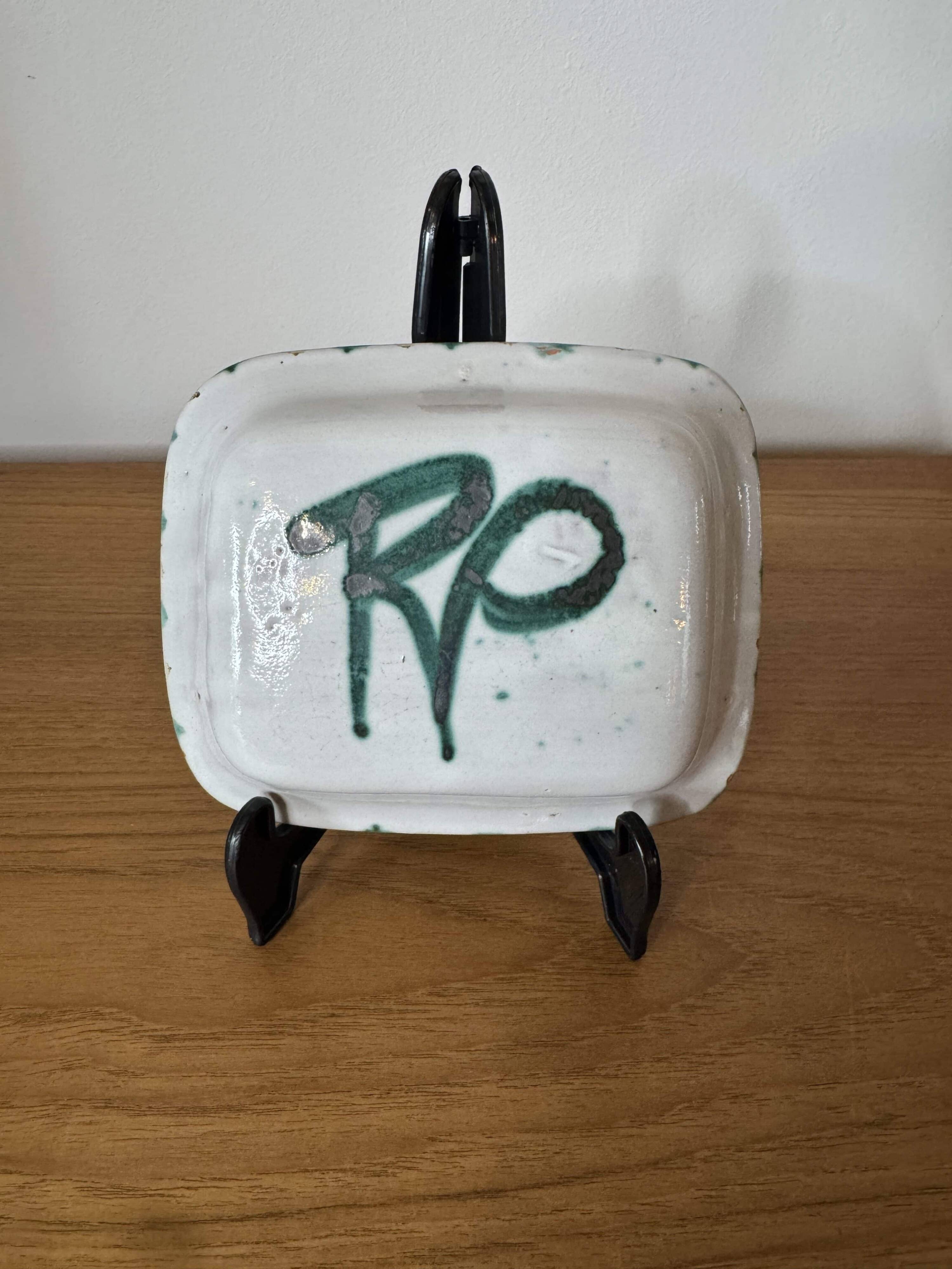 Ceramic pocket emptier by Robert Picault – Stylized flower motif