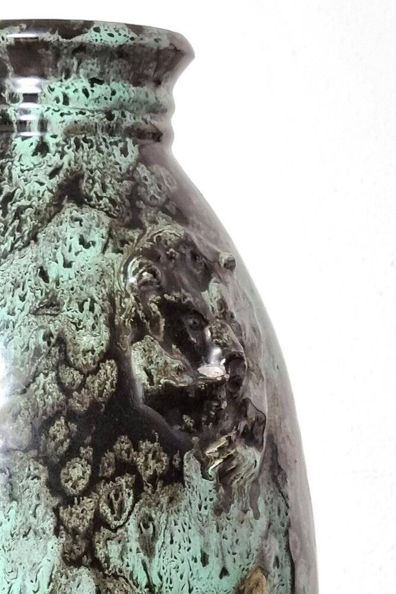 Vase avec décoration d'ours par S.T. Erik Upsala
