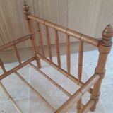 Lit de poupée ancien en bois