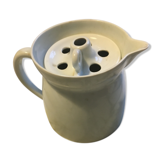 Milk pot