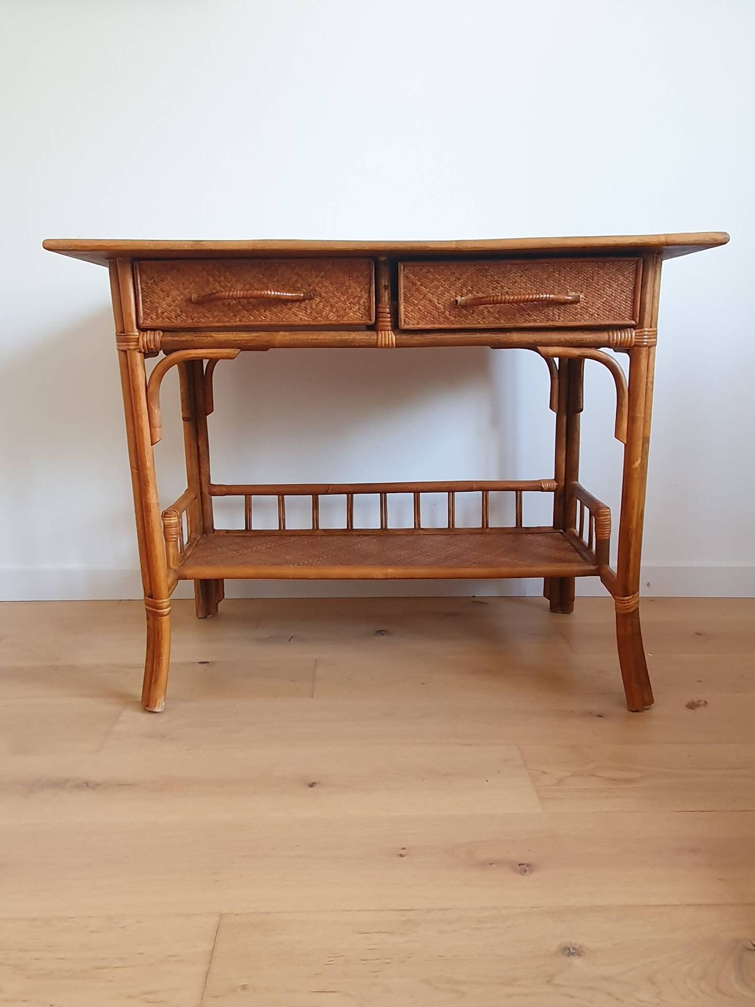Bureau en rotin vintage
