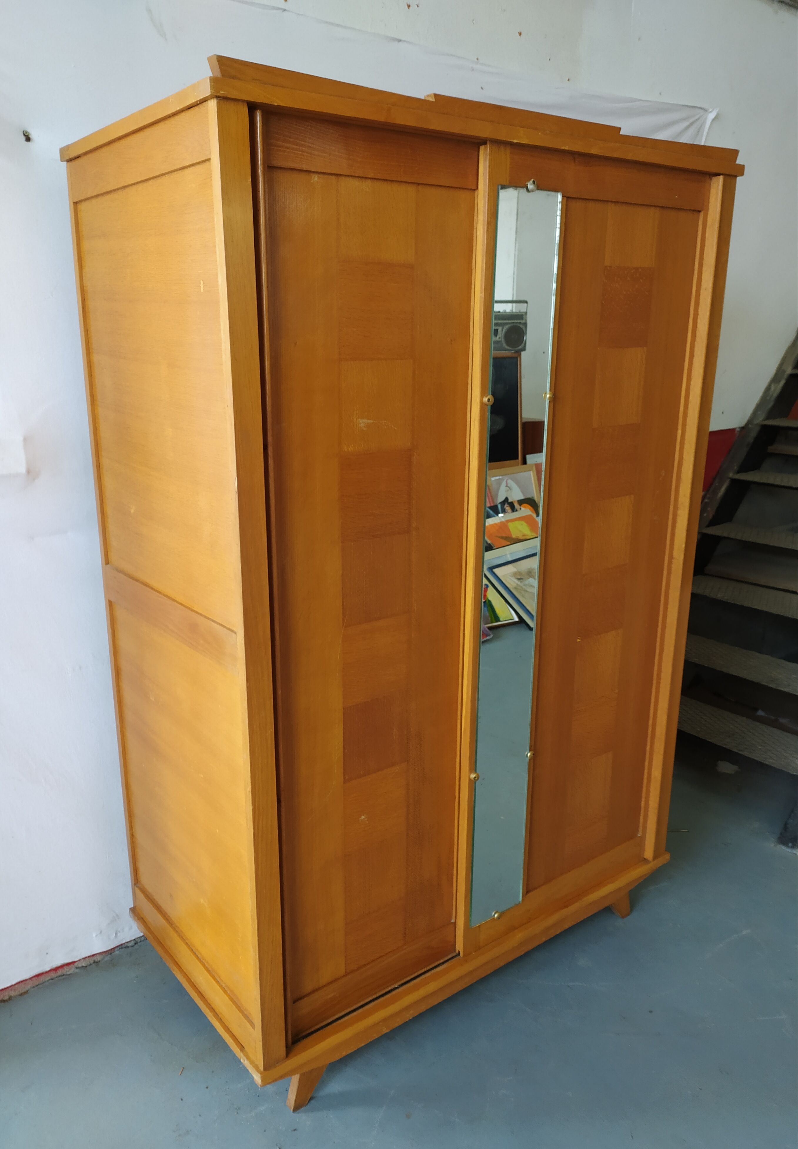 Wardrobe compass foot sliding doors
