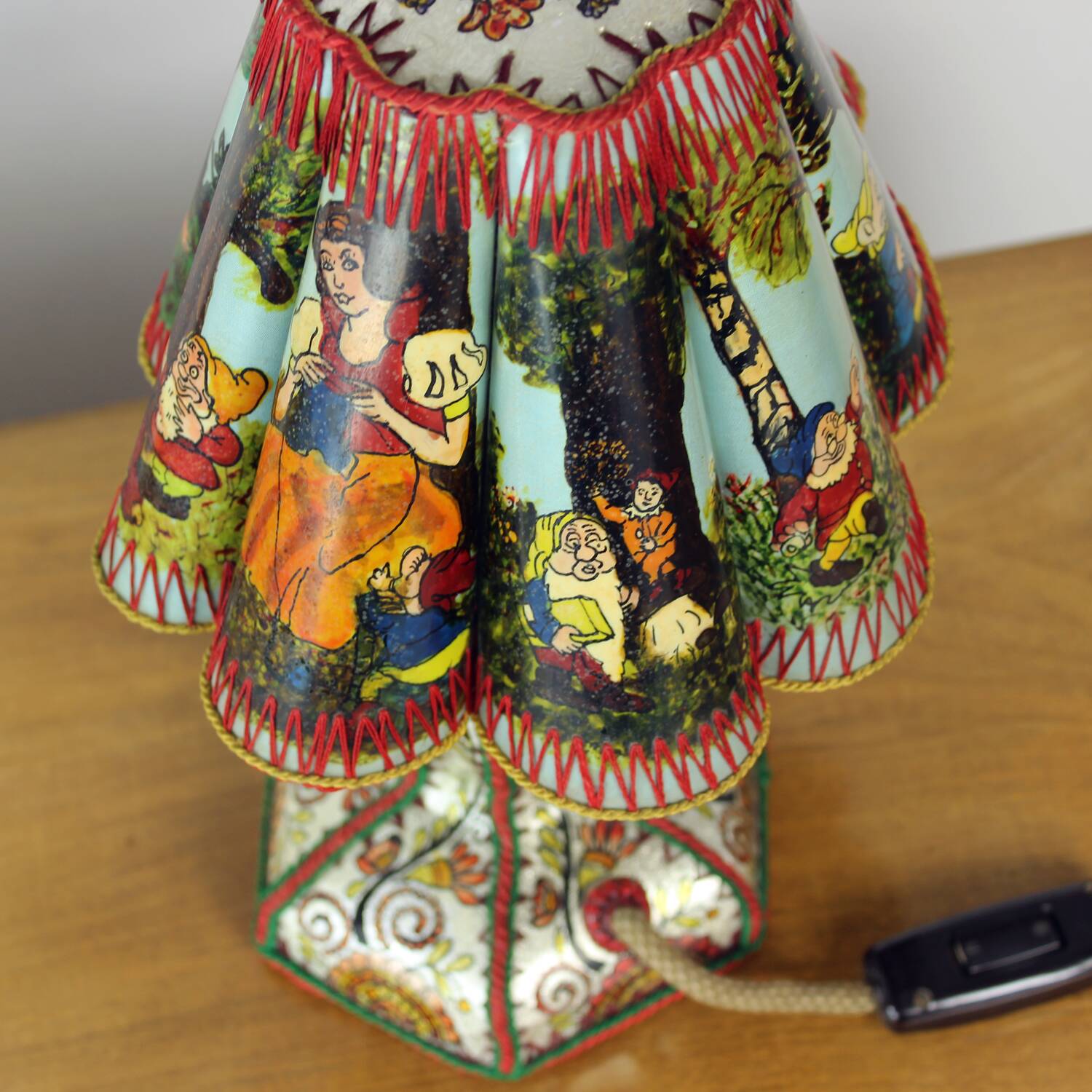 Rare Mid Century Snow White And Seven Dwarfs Children’s Table Lamp, 1950s