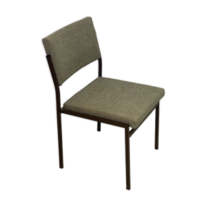 chaise métallique de