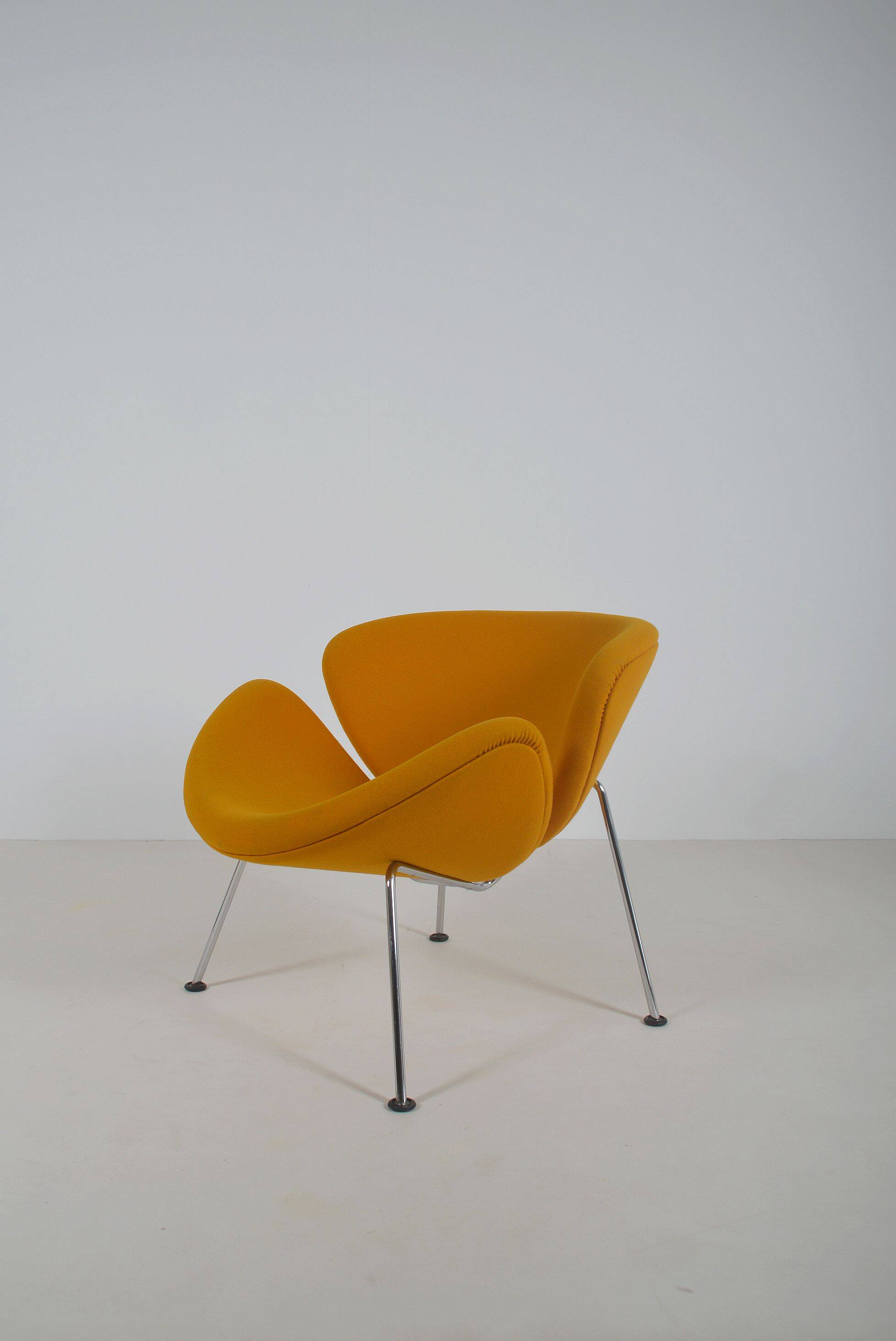 Orange Slice F437 designed by Pierre Paulin for Artifort