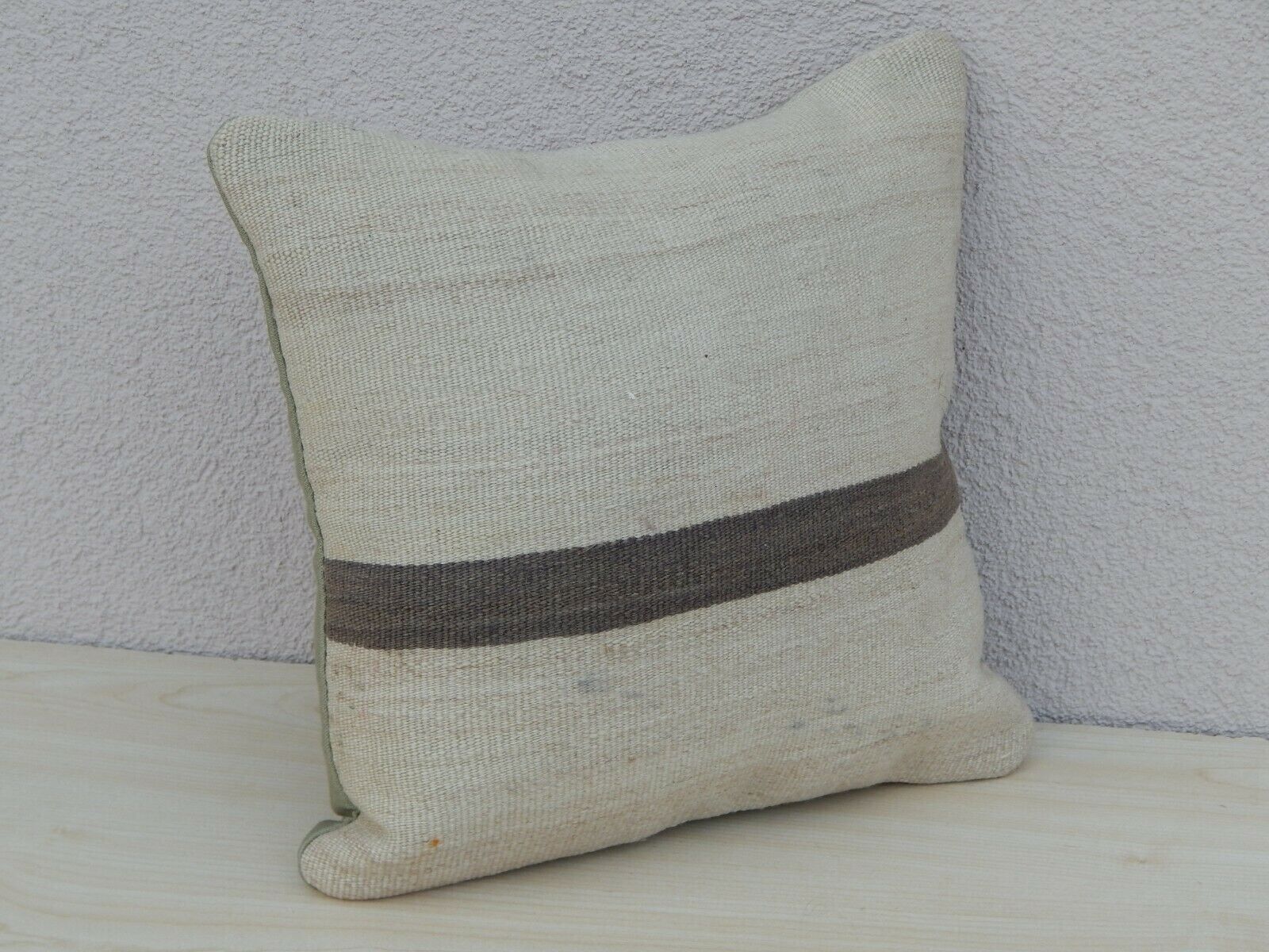 35x35cm white Kilim cushion