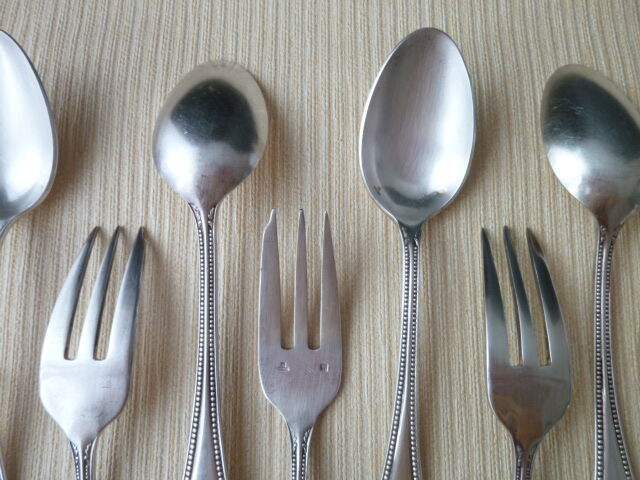 Dessert or dessert cutlery, 6 forks and 6 silver metal spoons Guildard