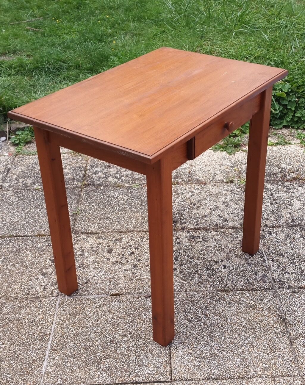 Scandinavian drawer desk