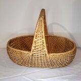 Large vintage light wicker basket – Integrated central handle
