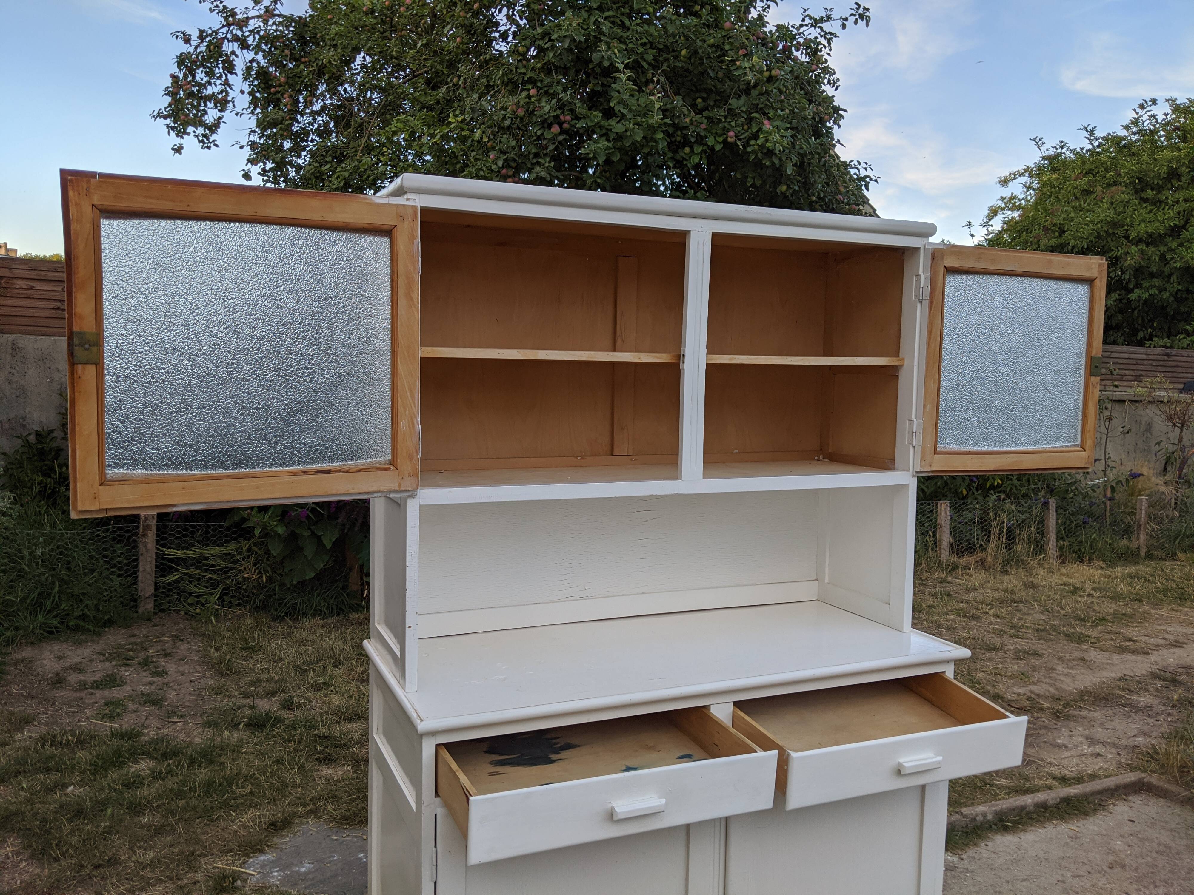 Old buffet two white bodies 50s
