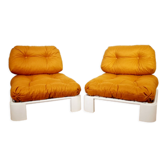 Paire de fauteuils bas pop en métal et plastique blancs, tissu orange, vers 1970
