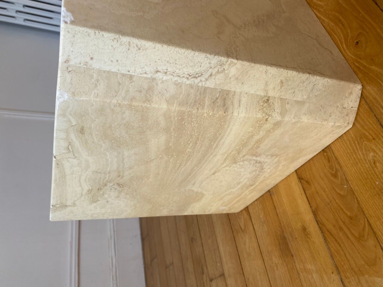 Table basse carrée en travertin 70cm x 70cm