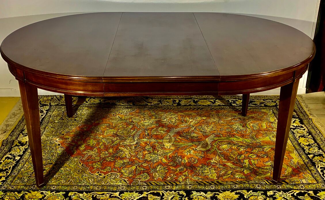 Mahogany round table with extension