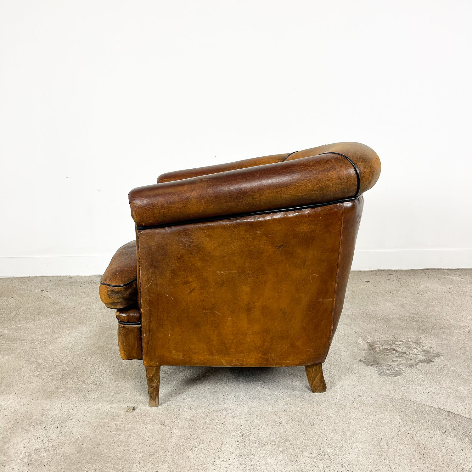 Vintage sheep leather tub club chair apeldoorn