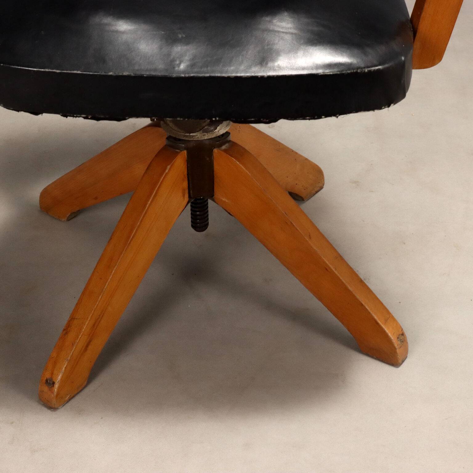 Chaise pivotante années 50