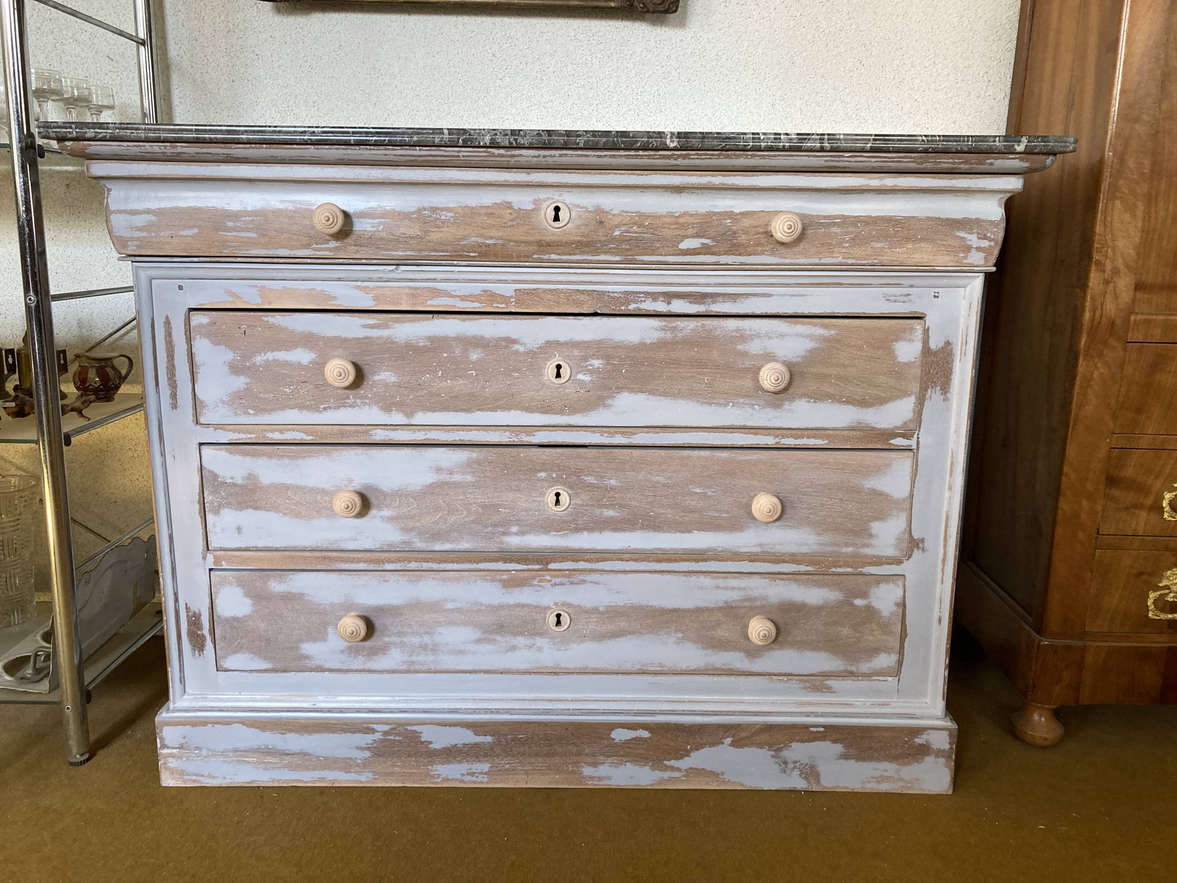 Commode Louis-Philippe en noyer