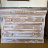 Louis-Philippe chest of drawers in walnut.