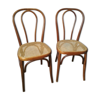 Deux chaises bistrot